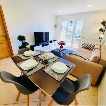Antibes Apartmán *